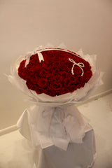 Red Roses Hand Tide